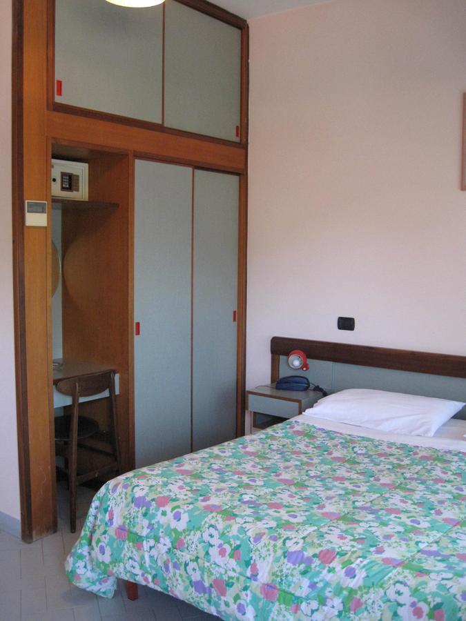 Hotel Le Pleiadi San Felice Circeo Exterior photo